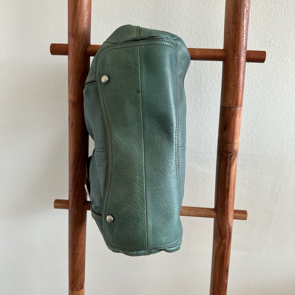 Y2K buckle bag in sage green - Picture 5 of 8
